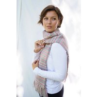Haus of Namaste Handgefertigter Fair-Isle-Schal aus 100 % Lammwolle: Winterschal in Pink und Grün | Hergestellt in Nepal | Nachhaltig, fair und ethisch.