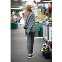 Yuna Miray taillierte, schmal geschnittene, elegante Hose aus 100% kbt Merinowolle "Cigarette" in schwarz & anthra