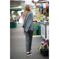 Yuna Miray taillierte, schmal geschnittene, elegante Hose aus 100% kbt Merinowolle "Cigarette" in schwarz & anthra