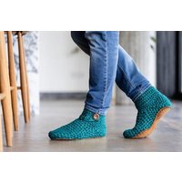 Warme Hüttenschuhe aus weichem Wollgarn – Damen & Herren, gehäkelt & handgefertigt | Kingdom of Wow