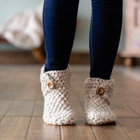 Extra Warme Hüttenschuhe aus weichem Wollgarn – extra dick, Damen & Herren, handgefertigt | Kingdom of Wow