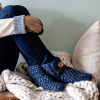 Extra Warme Hüttenschuhe aus weichem Wollgarn – extra dick, Damen & Herren, handgefertigt | Kingdom of Wow