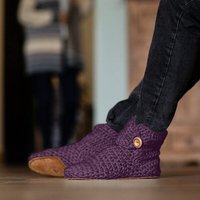 Warme Hüttenschuhe aus weichem Wollgarn – Damen & Herren, gehäkelt & handgefertigt | Kingdom of Wow