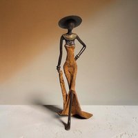 Moogoo Creative Africa Bronze-Skulptur "Femme élégante avec chapeau" by Soré