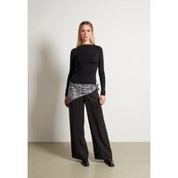 Givn Berlin Asymetrisches Longsleeve GBRONJA aus TENCEL
