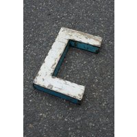 Moogoo Creative Africa Buchstabe A-Z aus recycelten Ölfässern -22cm- Post-Oil Industrial Upcycling