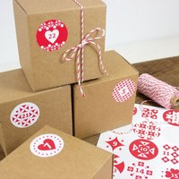 Bow & Hummingbird Adventskalender zum Befüllen - Adventskalender Set mit Boxen, Aufkleber und Garn - Recyclingpapier