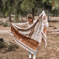 Steppenwolle Wolldecke aus 100% Schurwolle | Warme Kuscheldecke mit Muster & Fransen | Made in EU