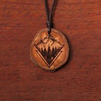 Himal Hemp Zirbenholzschmuck Ø3-5cm, verschiedene Motive, aus Österreich