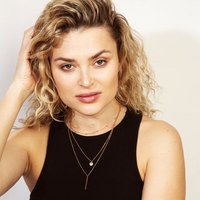 Grafische Layering Kette von Elektropulli