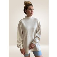 noemvri fashion label oversized Sweatshirt Turtleneck mit Herzchen