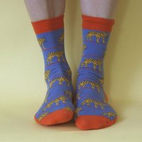 Fräulein Prusselise Tiger Socke rot blau, bunt gemustert, Streifen