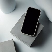 GOOD WILHELM iPhone Pro Hülle JOSEPH aus italienischem Alcantara (vegan)
