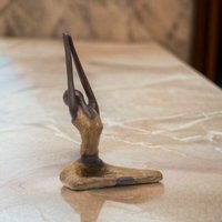 Moogoo Creative Africa Bronze-Skulptur Yoga "Adeline" | by Hamidou | Unikate