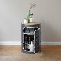Lockengelöt Minibar mit Tür aus einem kleinen Ölfass Hamburger Ölfass, made in Hamburg. Lockengelöt Minibar mit Tür aus einem kleinen Ölfass Hamburger Ölfass, made in Hamburg.