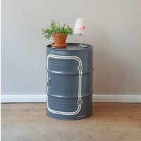 Lockengelöt Nachttisch/Couchtisch mit Tür aus einem kleinen Ölfass Lockengelöt Nachttisch/Couchtisch mit Tür aus einem kleinen Ölfass