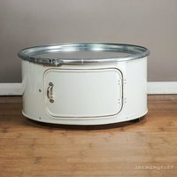 Lockengelöt Little Bob mit Tür - Couchtisch aus einem Hamburger Ölfass Lockengelöt Little Bob mit Tür - Couchtisch aus einem Hamburger Ölfass