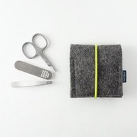 matilda k. manufaktur mini-maniküre-set 'ella' aus Wollfilz mit Rundgummi-Verschluß in vielen Farben