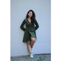 ManduTrap Herbstkleid „Rani“ aus Bio-Baumwollcord – Wickelkleid