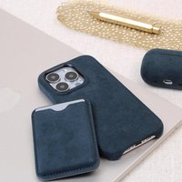 GOOD WILHELM MagSafe Wallet JULIUS aus italienischem Alcantara – Veganer, handgefertigter Luxus