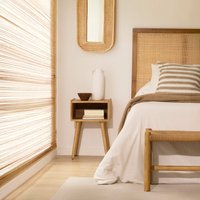 Malika mesita de noche de madera maciza de mango 25 % de descuento Malika mesita de noche de madera maciza de mango 25 % de descuento