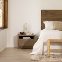 Piave mesita de noche de madera maciza de araucaria 30 % de descuento Piave mesita de noche de madera maciza de araucaria 30 % de descuento