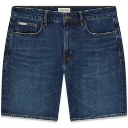Short Guess Regular