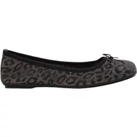 Ballet flats girl Sofie Schnoor Agnessy