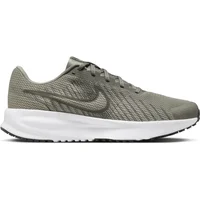 Running shoes Nike Defy
