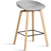 Hay HAY - About A Stool AAS 32 H 65 cm, Eiche lackiert / Stahl schwarz / concrete grey 2.0 (Kunststoffgleiter)