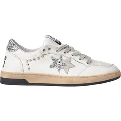 2STAR Sneakers Week Star