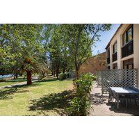 SOWELL Family Les Amandiers in Arles, Niederlande SOWELL Family Les Amandiers in Arles, Niederlande