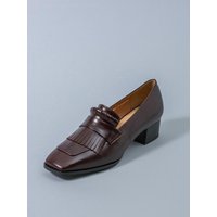 Tassel Loafer in Red Brown