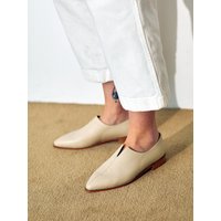 BLP21210 V Loafer / Cream