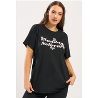 Yours Yours Damen T-Shirt „Sunday Selfcare“ in Schwarz mit Schmetterlingsstickerei in Größe 58-60 | Baumwolle