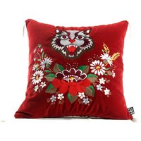 Casa Padrino Luxus Deko Kissen mit Troddeln Cat Rot / Mehrfarbig 45 x 45 cm - Feinster Samtstoff - Wohnzimmer Kissen