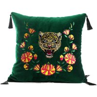 Casa Padrino Luxus Deko Kissen mit Troddeln Tiger Grün / Mehrfarbig 45 x 45 cm - Feinster Samtstoff - Luxus Qualität