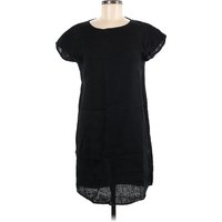 Gravel & Gold Casual Dress - Shift: Black Solid Pattern Dresses - Used