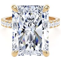 18ct Yellow Gold 10.25cttw Radiant Cut Lab Grown Diamond Set Shoulder Solitaire Engagement Ring - Ring Size P.5