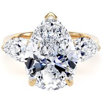 18ct Yellow Gold 6.60cttw Pear Cut Lab Grown Diamond 3 Stone Engagement Ring - Ring Size R.5