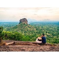 2 Wochen Rundreisen Sri Lanka & Malediven: Wo Elefanten wandern und Tempel Geschichten flüstern 2 Wochen Rundreisen Sri Lanka & Malediven: Wo Elefanten wandern und Tempel Geschichten flüstern
