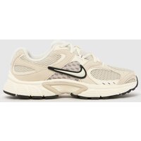 Nike V5 RNR Trainers in Off-White Nike V5 RNR Trainers in Off-White