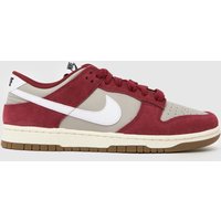 Nike Dunk Low Trainers in Burgundy Nike Dunk Low Trainers in Burgundy