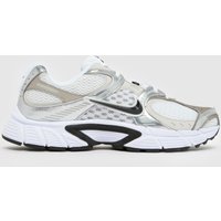 Nike V5 RNR Trainers in White & Black Nike V5 RNR Trainers in White & Black