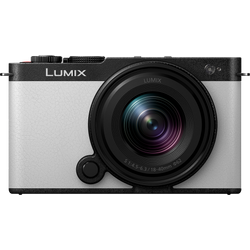 Kit con Corpo Macchina Mirrorless Full-Frame LUMIX S9 e Obiettivo Zoom LUMIX S 18-40 mm, bianco Kit con Corpo Macchina Mirrorless Full-Frame LUMIX S9 e Obiettivo Zoom LUMIX S 18-40 mm, bianco