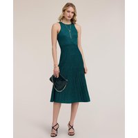 Robe midi évasée plissée en maille à jupe ample — comment habiller une morphologie en V (épaules plus larges que les hanches)
