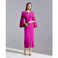 Sonia Peña - Vestido de cocktail midi y mangas acampanadas con aberturas.