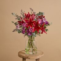 Valentinstagsblumen verschicken | Blumenstrauß mit Astern & Inkalilien | Briefe aus Spitze | Klassik