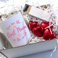 Aye Do Gifts Best Mum In The World Candle & Chocolate Gift Set - Fresh Linen Scent 29 Hour Burn Time Uk Made Eco-friendly