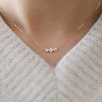Necklaces Luxury Design Lucky Four Leaf Clover Flower Clavicle Chain Trendy Versatile Necklace.